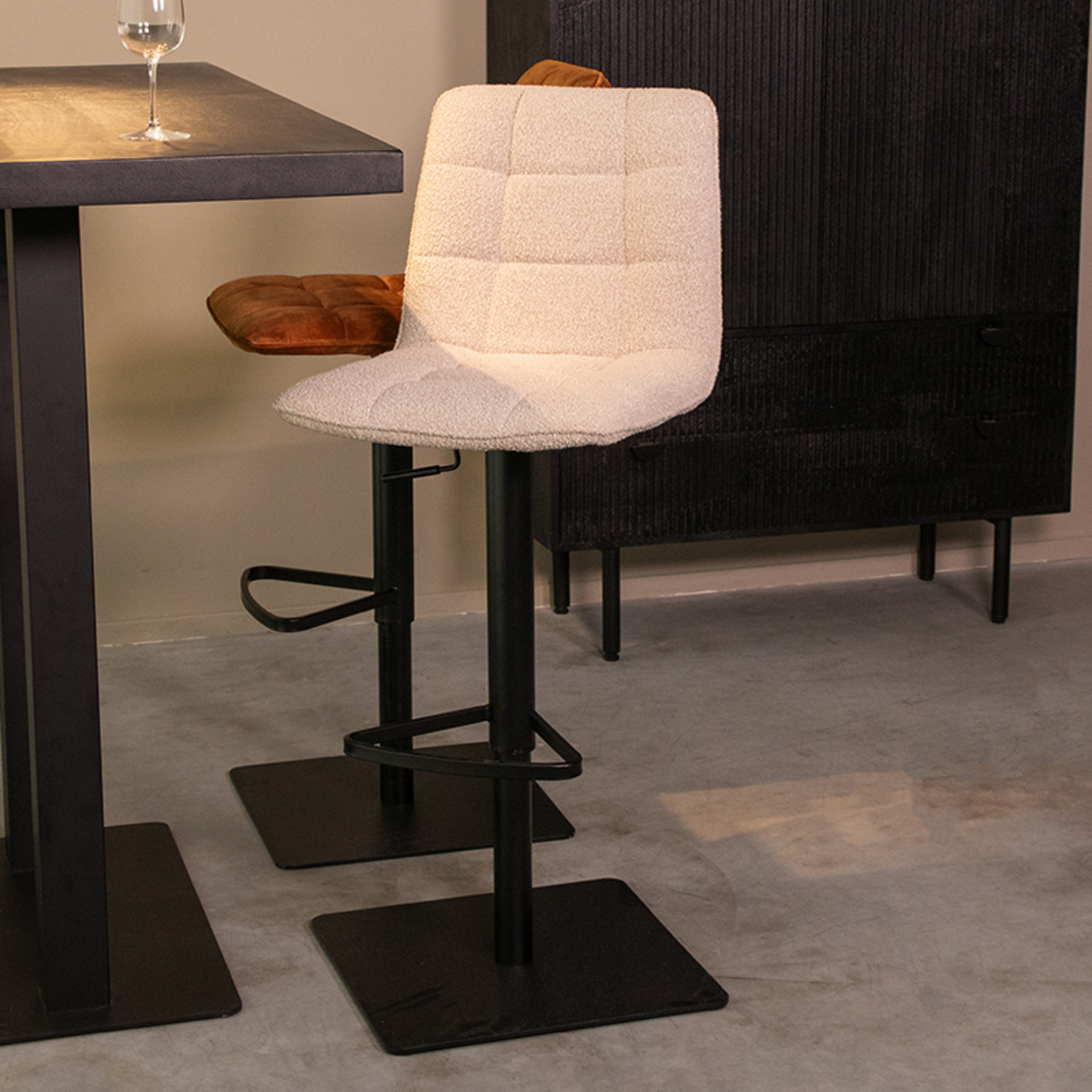 Tabouret de bar Juul - Hauteur du siège 55-81 - Naturel Beige - Boucle - Sans accoudoir - Rurale - LABEL51