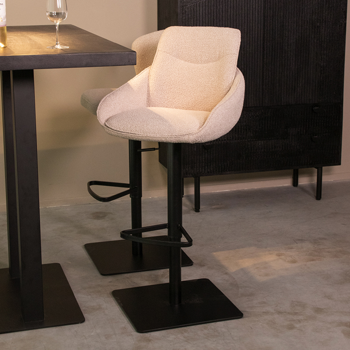 Tabouret de bar Beauty - Pivotant - Hauteur du siège 56-82 - Naturel Beige - Boucle - Sans accoudoir - Rurale - LABEL51