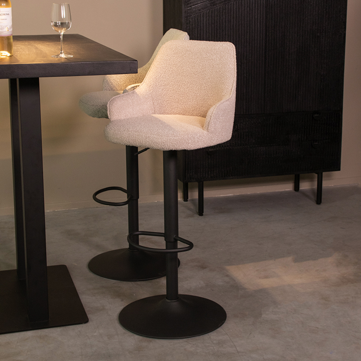 Tabouret de bar Fender - Pivotant - Hauteur du siège 64-84 - Accoudoir - Naturel Beige - Boucle - Rurale - LABEL51