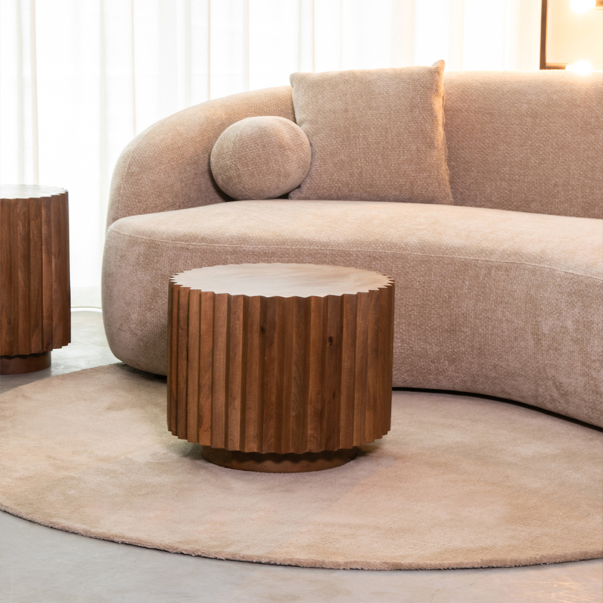 Table basse Novan - Ronde - Nature - Marron - Bois de mangue - Rurale - LABEL51