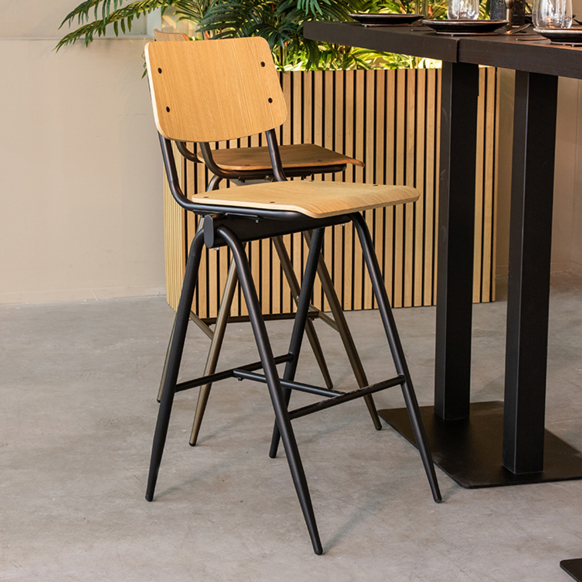 Tabouret de bar Solid - Hauteur du siège 86 - Naturel Beige - Bois - Sans accoudoir - Industriel - LABEL51