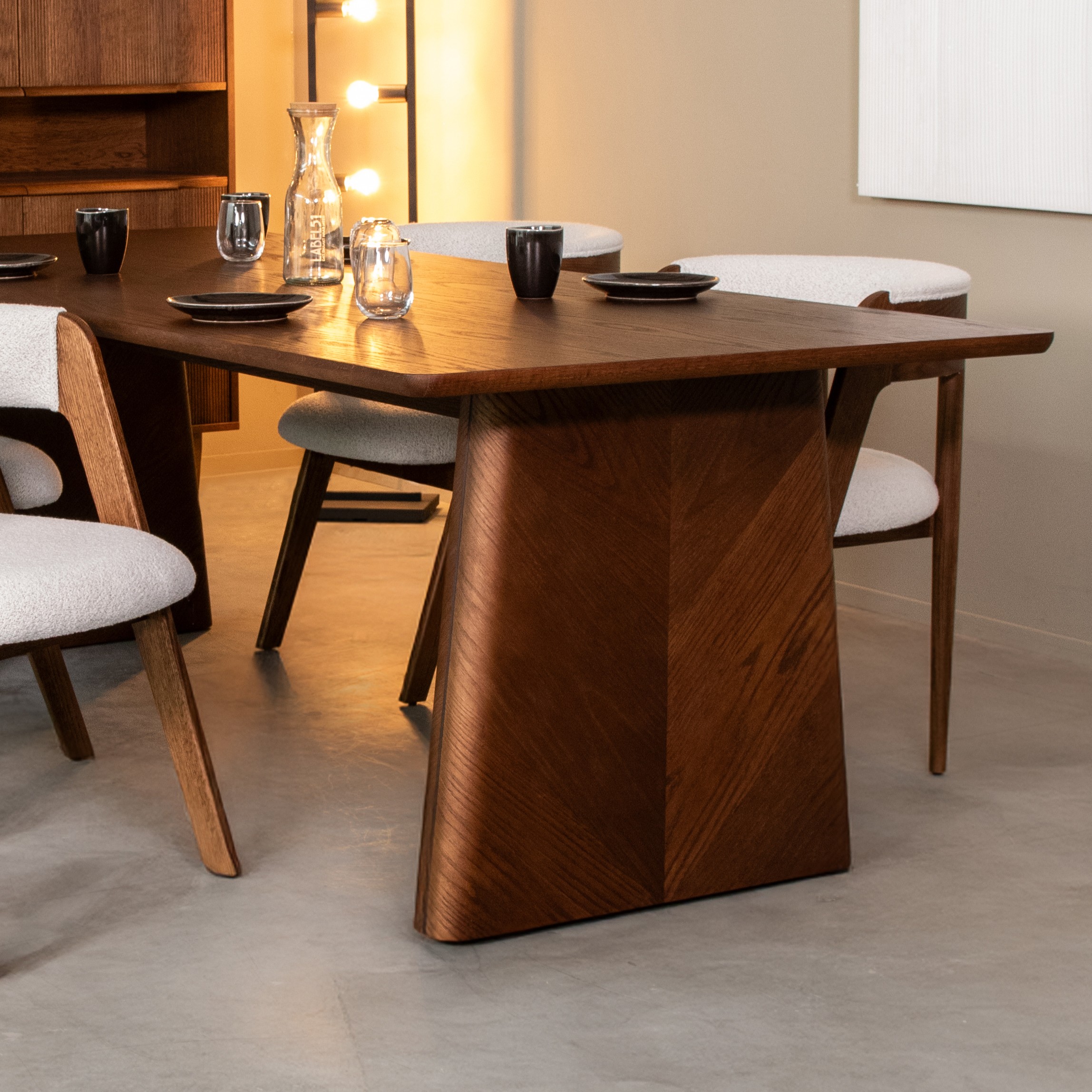 Table à manger I_Jule - Orthogonal - Noyer - BRUIN - - Minimaliste - LABEL51