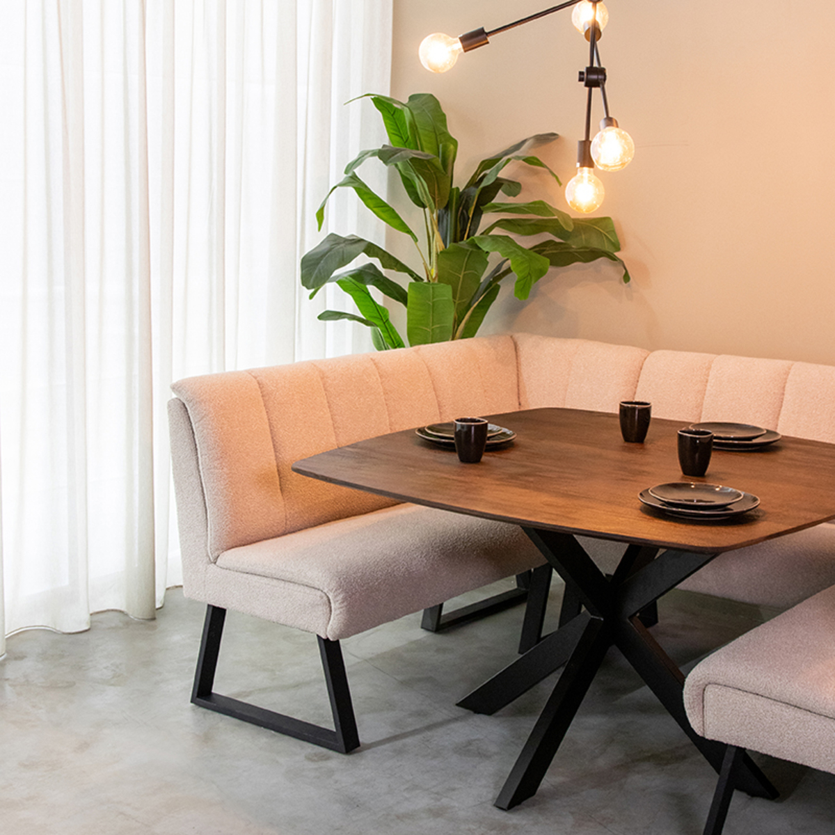 Table à manger I_Blake - Équerre - Espresso - Marron - Bois de mangue - Moderne - LABEL51