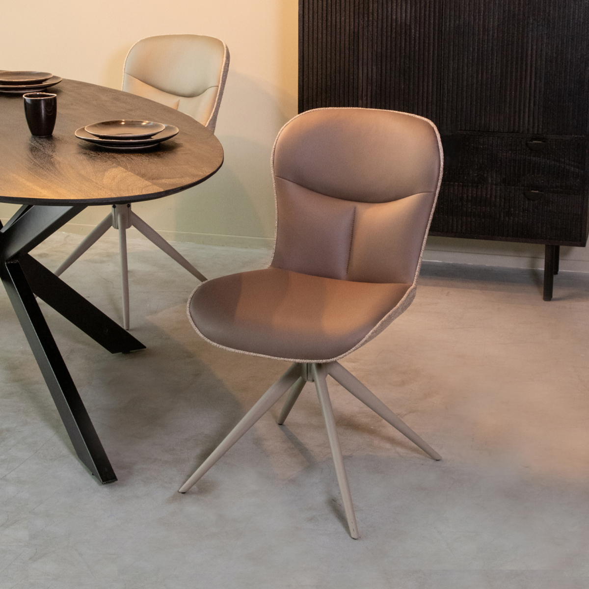 Chaise de salle à manger I_Thorben - Pivotant - Marron - BRUIN - Microvezel - Sans accoudoir - Design - LABEL51